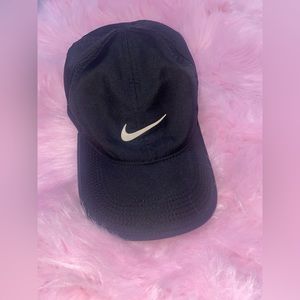 Nike featherlight Dri-fit adjustable hat, BLACK